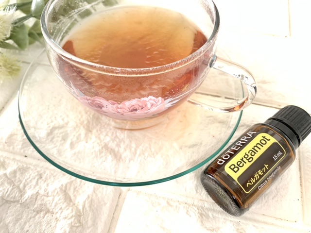 紅茶にベルガモット精油を入れると？簡単美味しいアールグレイティーの出来上がり！